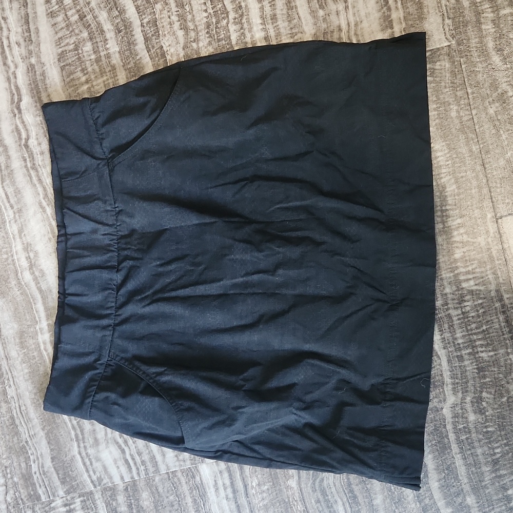Columbia black omni-shield skort size medium